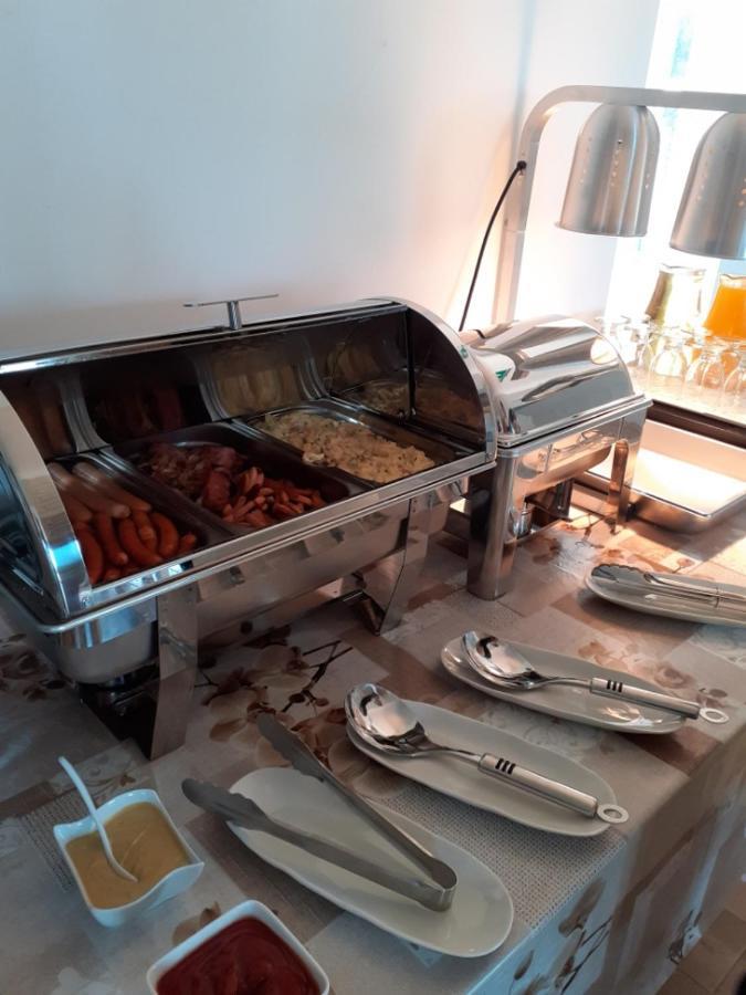 Pokoje Goscinne Frik Jantar Bagian luar foto